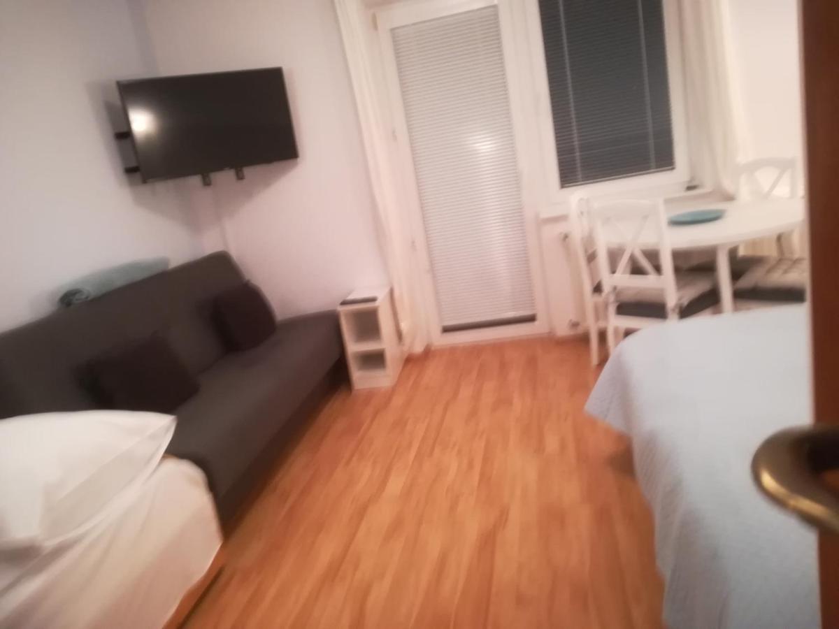 Pokoje Goscinne Jutrzenka Swarzewo Esterno foto