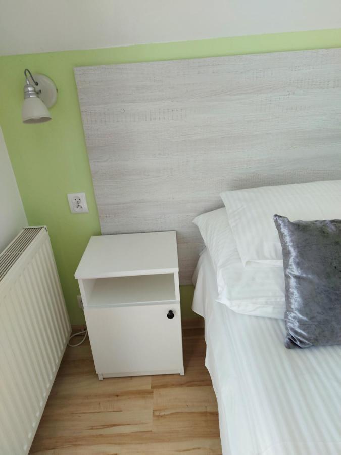Pokoje Goscinne Jutrzenka Swarzewo Esterno foto