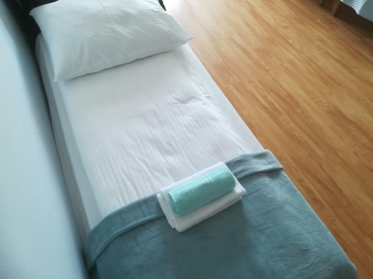 Pokoje Goscinne Jutrzenka Swarzewo Esterno foto
