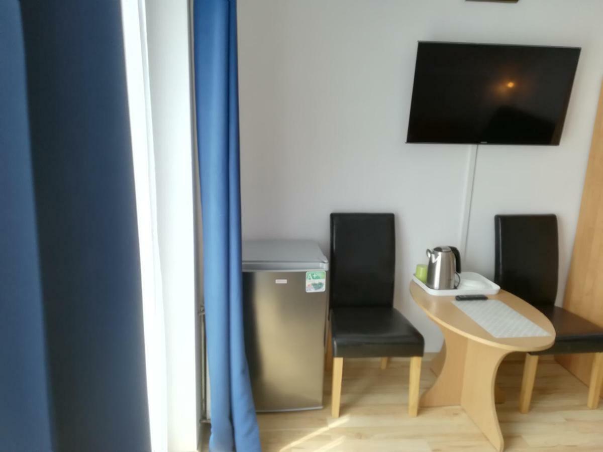 Pokoje Goscinne Jutrzenka Swarzewo Esterno foto